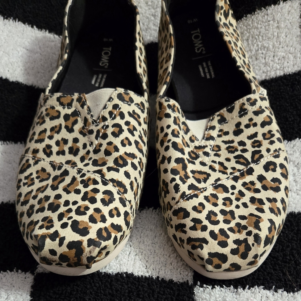 Women's leopard print TOMS size 10 - Picture 2 of 7